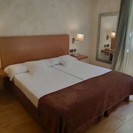 Leyendas Hotel 3*