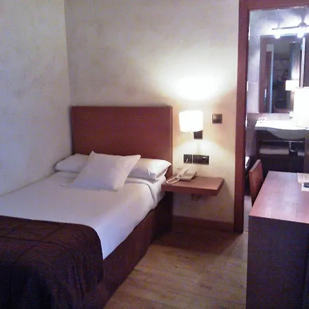 Leyendas فندق Ávila